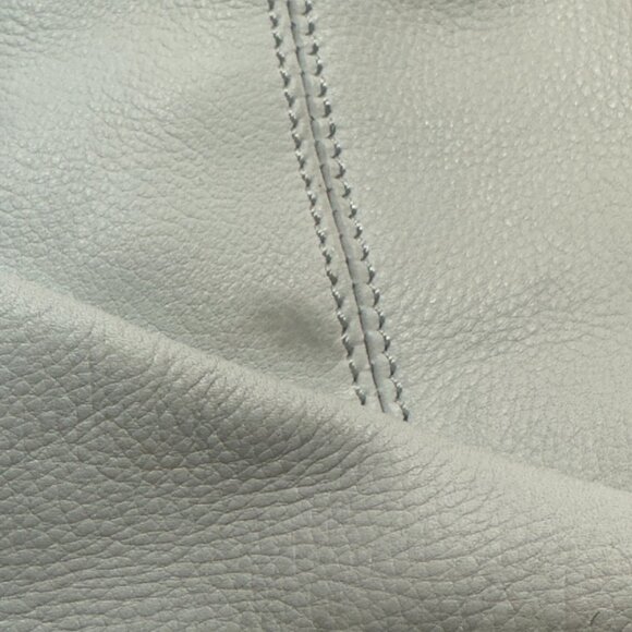 B Makowsky Shoulder Bag White Leather Handbag BLack Shoulder Strap Zip Pockets - Picture 16 of 16